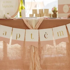 GUIRLANDE 7 FANIONS CARTON BAPTÊME NUDS 2.6M ROSE
